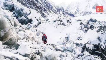 Alex Txikon, en plena ascensi&oacute;n al K-2.