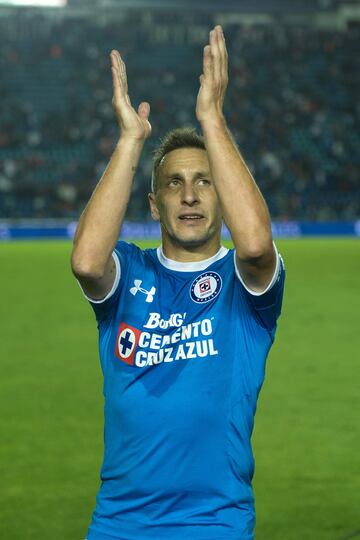 Jugó en Cruz Azul del 2010 al 2017.