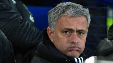 Mourinho sigue en caída libre y él tira de ironía: "Estoy feliz..."