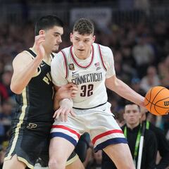 Will Donovan Clingan play in the NBA next season? What position could he be selected in the draft?