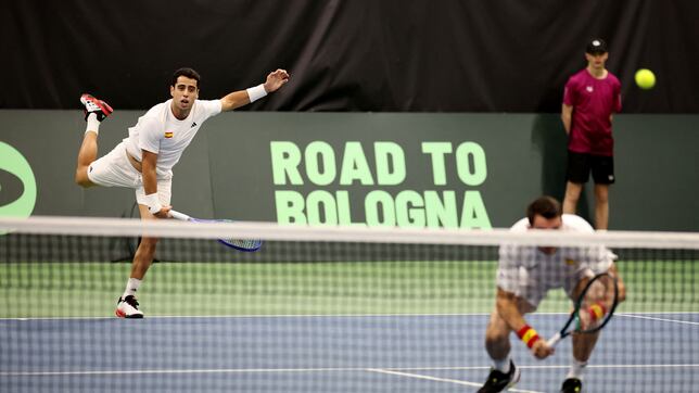 España se sube al DeLorean para avanzar con brillo en la Davis