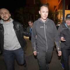 Froome vuelve a competir con su futuro todavía en el aire