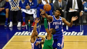 Joel Embiid, pívot de los Philadelphia 76ers, durante el partido de Londres contra los Boston Celtics.