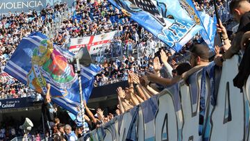 La afición del Málaga, en La Rosaleda.