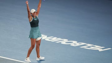 USA's Madison Keys celebrates her victory against Belarus' Aryna Sabalenka during their women's singles final match on day fourteen of the Australian Open tennis tournament in Melbourne on January 25, 2025. (Photo by Adrian Dennis / AFP) / -- IMAGE RESTRICTED TO EDITORIAL USE - STRICTLY NO COMMERCIAL USE --