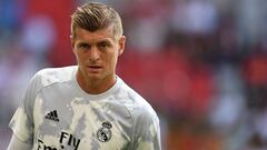 Real Madrid&#039;s German midfielder Toni Kroos warms up prior to the Audi Cup football match between Real Madrid and Tottenham Hotspur in Munich, southern Germany, on July 30, 2019. (Photo by Christof STACHE / AFP)