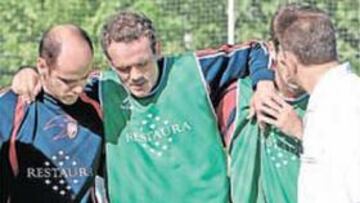 <b>CORRALES SUFRE UN APARATOSO GOLPE.</b> Quique Corrales dio un buen susto durante el entrenamiento de ayer. El defensa andaluz sufrió un golpe en su pierna izquierda. Pese a lo aparatoso del mismo se espera que no le cree demasiados problemas. Hoy será valorado de nuevo.