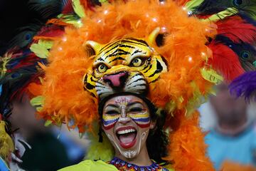 Una seguidora colombiana anima a la Selección, maquillada con los colores del país en el Sidney Stadium.