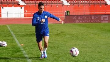 Sergio Arribas en un entrenamiento con el Almer¨ªa.