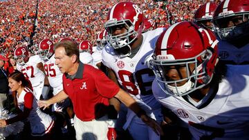 Nick Saban intentar&aacute; llevar a Alabama Crimson Tide hacia el t&iacute;tulo nacional y lo podremos seguir en Espa&ntilde;a a trav&eacute;s de GOL: