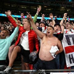 Inglaterra, multada con 30.000 euros por culpa de sus hinchas