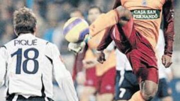 <b>UN VIEJO SUEÑO. </b>El nigeriano Uche, goleador contrastado, es un viejo deseo de Ángel Torres.