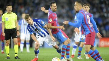 Sorloth, ante Busquets.