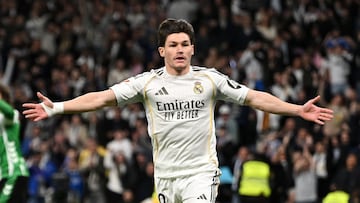 Juanfran, en un partido con el Madrid.