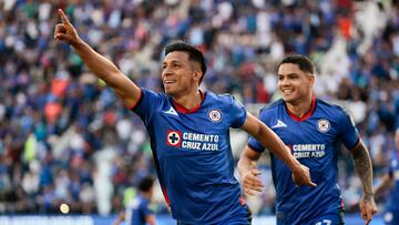 MEX00. CIUDAD DE MÉXICO (MÉXICO), 27/01/2024.- Ángel Sepúlveda de Cruz Azul celebra un gol hoy, durante un partido de la jornada tres del Torneo Clausura del fútbol mexicano entre Cruz Azul y Mazatlán, en el estadio Ciudad de los Deportes, en Ciudad de México (México). EFE/José Méndez
