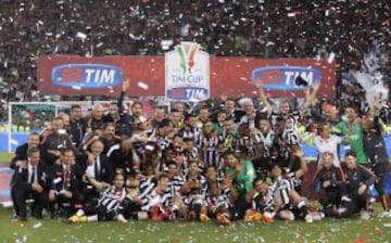 Juventus derrotó por 2-1 a Lazio en tiempo extra, y se coronó campeón de la Copa Italia 2014-15. La escuadra de Turín sueña con el ansiado ‘triplete’.