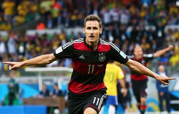 Otro de los grandes goleadores es Miroslav Klose. Es el máximo goleador de la historia de la selección alemana con 71 goles en 137 partidos.