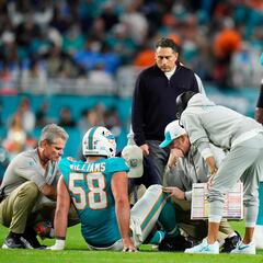Dolphins pierden a Connor Williams por rotura de ligamento de rodilla