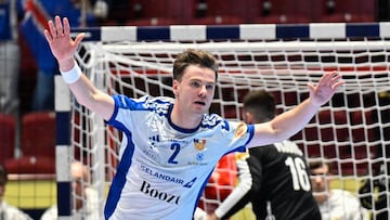 Odinn Rikhardsson celebra un gol de Islandia.