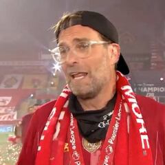 La interrupción más feliz de su vida: atentos al momentazo de Klopp en directo nada más levantar la Premier