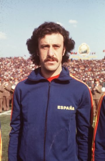 Vicente del Bosque fue convocado con la Selección española en 18 ocasiones, jugando la Eurocopa de 1980 y en la que marcó un gol.