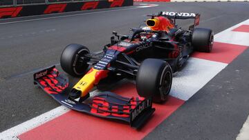 Formula One F1 - Azerbaijan Grand Prix - Baku City Circuit, Baku, Azerbaijan - June 6, 2021 Red Bull&#039;s Max Verstappen in action during the race REUTERS/Maxim Shemetov