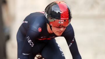 El ciclista británico Tom Pidcock compite durante la contrarreloj de la primera etapa de la Vuelta a España 2021 con salida y llegada en Burgos.