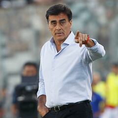 Colo Colo prepara una sorpresa en el mercado: busca a un chileno que está en Europa