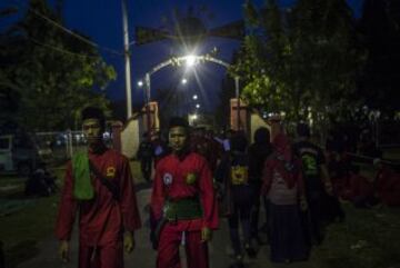 Nació en los 60 como una solución para resolver las disputas entre bandas callejeras. Cada pelea dura cuatro minutos donde luchan utilizando técnicas mezcladas del Pencak Silat, del boxeo, de la lucha libre y del Karate, las técnicas místicas están estrictamente prohibidas.