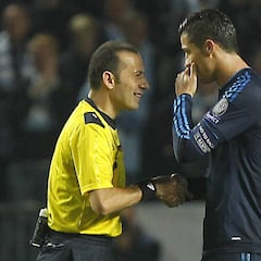 El turco Cüneyt Cakir arbitrará el Atlético-Real Madrid