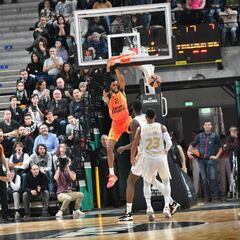 El Valencia asalta el Astroballe por primera vez