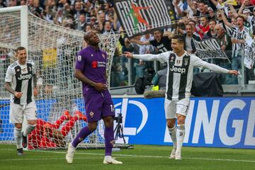 La Juventus es el equipo con mayor número de seguidores en toda Italia... salvo en Florencia. La capital de la Toscana no olvida ni perdona: en la última jornada de la temporada 1981-82, con los dos equipos igualados a puntos, la Fiorentina tenía que jugar en Cagliari, mientras que la Juventus buscaba el triunfo en Catanzaro, a priori una salida fácil y cómoda… Pero sucedió todo lo contrario: al descanso ambos partidos se marcharon con empate sin goles. En la reanudación, a la Fiorentina le anularon un tanto, mientras que en la isla mediterránea, a la Juventus se le concedía un penalti que a la postre sería definitivo para que los ‘bianconeri’ se llevasen el título. Pese a las protestas y quejas por parte de los ‘viola’, nada cambió. Enseguida brotaron teorías de conspiraciones y rumores. Ocho años más tarde, en la final de la Copa de la UEFA, el encuentro de ida se tuvo que jugar en Avellino debido a incidentes en las gradas, pero la gran traición se produjo un par de años después: Roberto Baggio, santo y seña del equipo toscano, decidía fichar por la Juventus. El seísmo que se produjo hizo que Lorenzo Righetti, presidente de la Fiorentina, tuviera que dimitir. La temporada siguiente, cuando la Juventus visitó el Artemio Franchi, la gente no dejó de abuchearle, de tirarle cosas… En esas, hubo una jugada polémica y el colegiado señaló penalti. Cuando los jugadores de la Juventus le dieron el balón a Baggio, éste decidió no tirarlo. Preguntado años después por la acción, se explicó: “Creo que evité incidentes mayores…”.