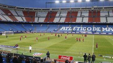 Entrenamiento del Atlético de Madrid en el Vicente Calderón.