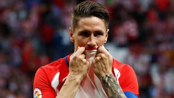 Torres, en su despedida del Atlético durante el último partido en el Wanda Metropolitano.
