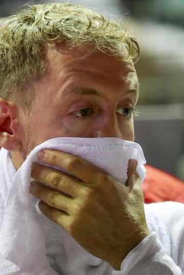Vettel abatido tras su abandono