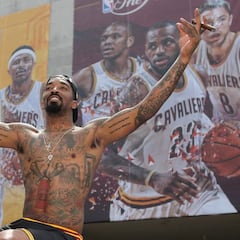 Fiestón de los Cavs: JR Smith gastó 23.000$ en champán