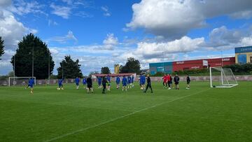 Entrenamiento del M芍laga en la Ciudad Deportiva del Lugo.