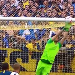 Las atajadas brillantes de Rossi ante River en la Libertadores