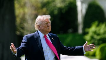 April 20, 2026, Washington, Dc, United States of America: U.S President Donald Trump, gestures to the media pool before boarding Marine One on the South Lawn of the White House, April 16, 2026 in Washington, D.C. Trump departed to Joint Base Andrews then on to Las Vegas.,Image: 1093104886, License: Rights-managed, Restrictions: , Model Release: no, Credit line: Molly Riley/White House / Zuma Press / Europa Press
Editorial licence valid only for Spain and 3 MONTHS from the date of the image, then delete it from your archive. For non-editorial and non-licensed use, please contact EUROPA PRESS.
Molly Riley/White House / Zuma Press / Europa Press / ContactoPhoto
20/04/2026