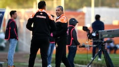 Lleva más de ocho años en un equipo chileno y hoy vive el momento más crítico de su carrera