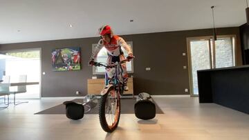 Esto no lo han visto antes ni lo verán: Toni Bou, de la cama a lavarse los dientes en moto