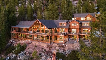 Vista frontal de Gumbarrel Lodge, en South Lake Tahoe (California, EEUU).