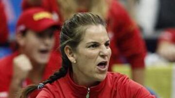 <b>EN EL ALERO. </b>Arantxa Sánchez Vicario debutó en Moscú como capitana del equipo español de Fed Cup. Ahora, su enfrentamiento con Anabel Medina la pone en el alero.