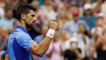 Novak Djokovic celebra su victoria contra Borna Gojo en el US Open.
