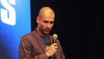Pep Guardiola, exentrenador del Barcelona y próximo del Bayern de Múnich, habla en Buenos Aires.