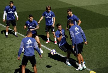 Último entrenamiento del Real Madrid antes de viajar a Málaga