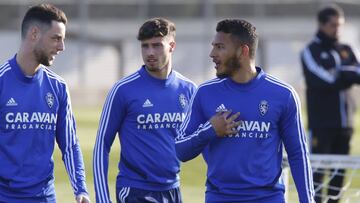 Burgui, Puado y Luis Su&aacute;rez, durante un entrenamiento.