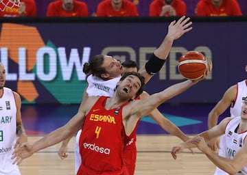 Pau Gasol se ha convertido en el máximo anotador de la historia del Eurobasket, durante el partido contra Hungría del Eurobasket 2017. superando a Nowitzki y a Tony Parker que lideraban la clasificación.