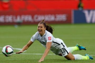 Alex Morgan genera suspiros y aplausos dentro y fuera de las canchas.