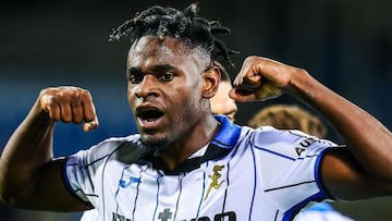 Duván Zapata en un partido de Atalanta en Serie A
